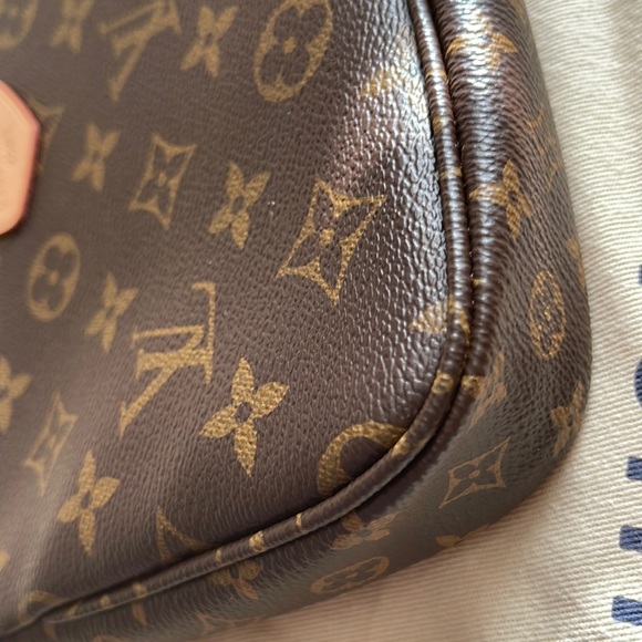 Louis Vuitton LARGE POCHETTE ACCESOIRES w/ 16mm Adjustable MONOGRAM STRAP - Picture 7 of 16